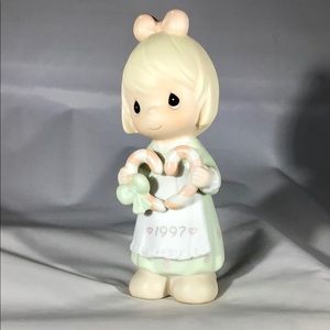 ❤️PRECIOUS MOMENTS Candy Cane figurine 1997
